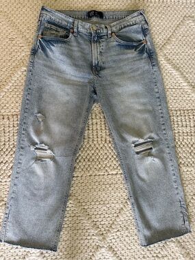 GAP Women’s 90s Loose Distressed Straight-Leg Jeans
